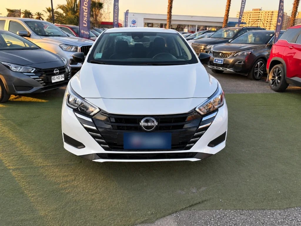 Nissan Versa 1.6 Sense 4x2 Mt 4p año 2025