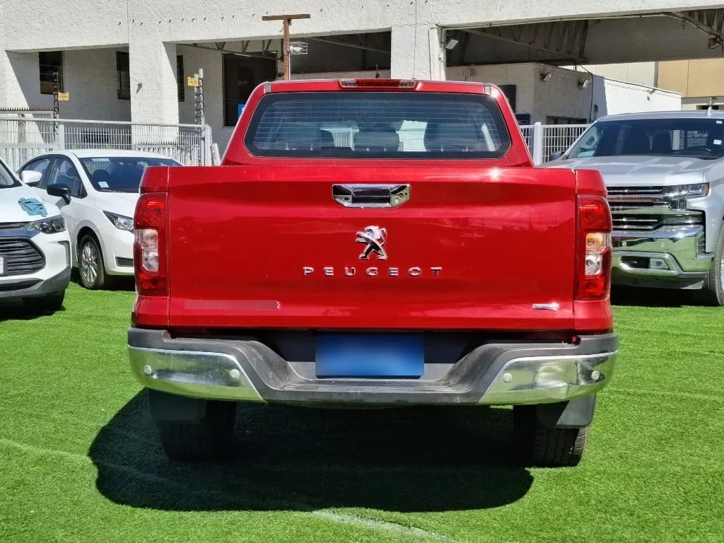 Peugeot Landtrek 2.2 Action4 Bluehdi Diesel 4x4 180hp At 4p año 2024