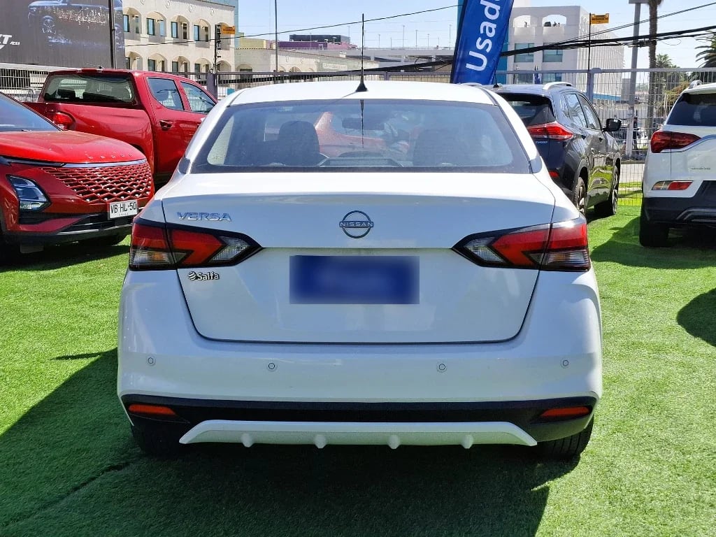 Nissan Versa 1.6 Sense 4x2 Mt 4p año 2025