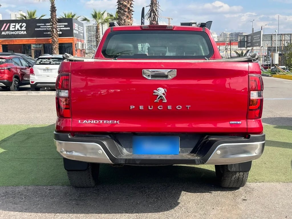 Peugeot Landtrek 2.2 Action4 Bluehdi Diesel 4x4 180hp At 4p año 2024