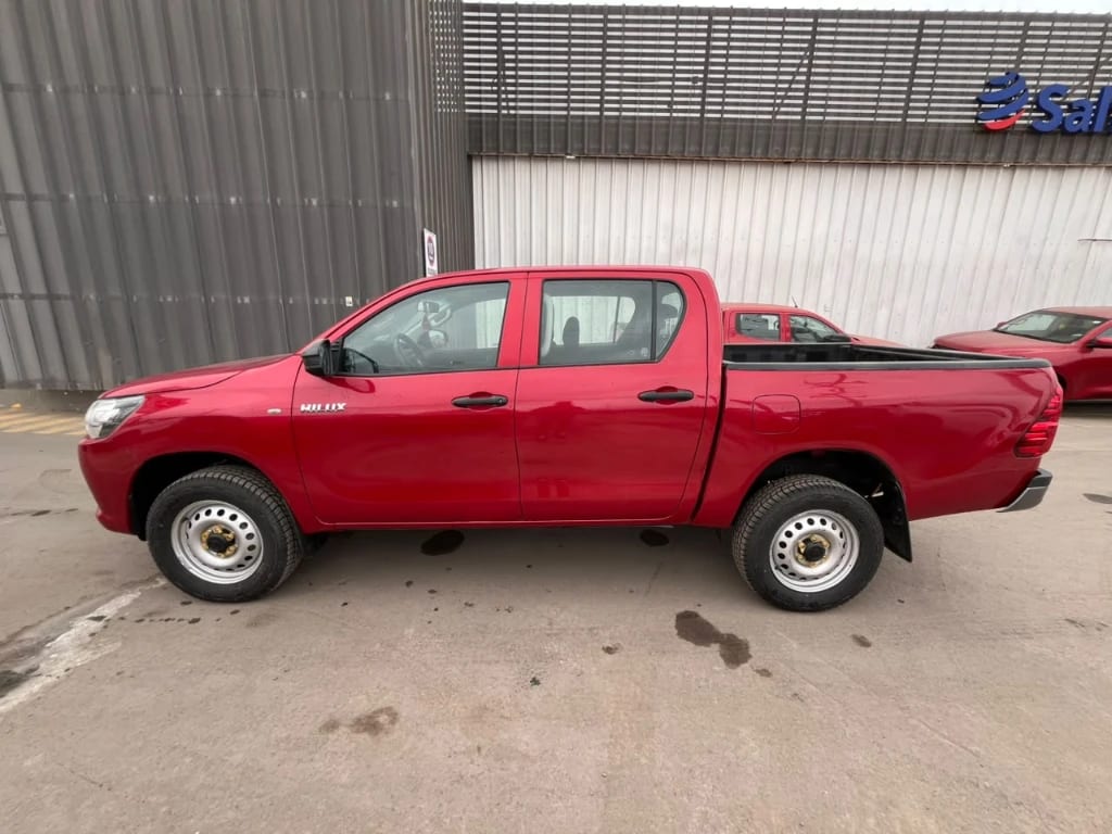 Toyota Hilux Dc 4x4 2.4 D Dx Mt año 2024
