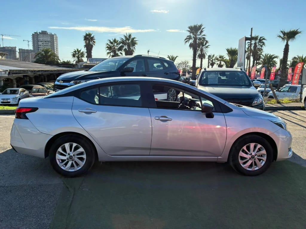 Nissan Versa 1.6 Sense 4x2 Mt 4p año 2025
