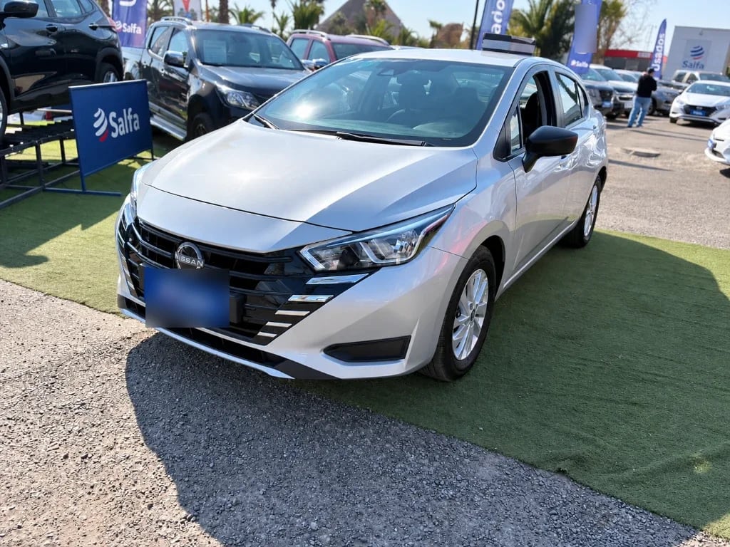 Nissan Versa 1.6 Sense 4x2 Mt 4p año 2025