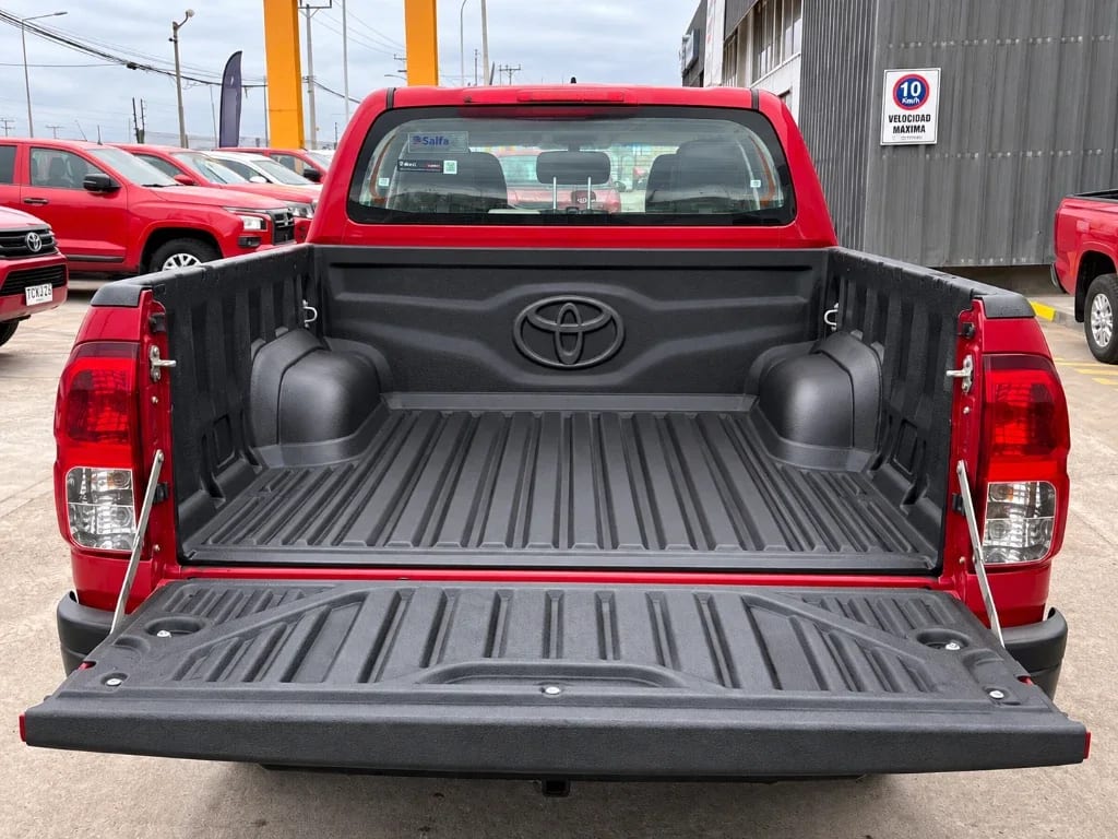Toyota Hilux Dc 4x4 2.4 D Dx Mt año 2024