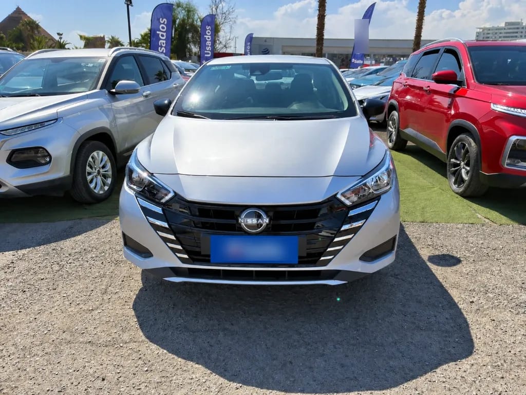 Nissan Versa 1.6 Sense 4x2 Mt 4p año 2025