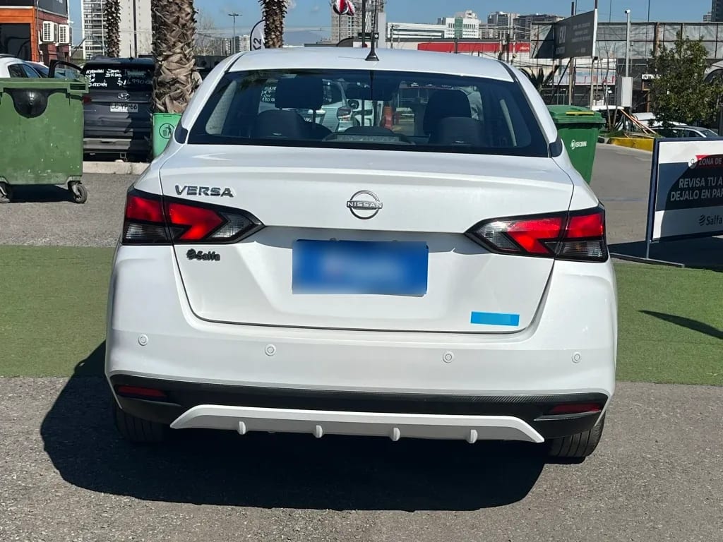 Nissan Versa 1.6 Sense 4x2 Mt 4p año 2025