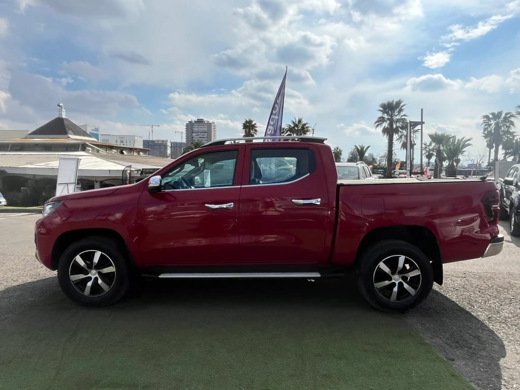 Peugeot Landtrek 2.2 Action4 Bluehdi Diesel 4x4 180hp At 4p año 2024