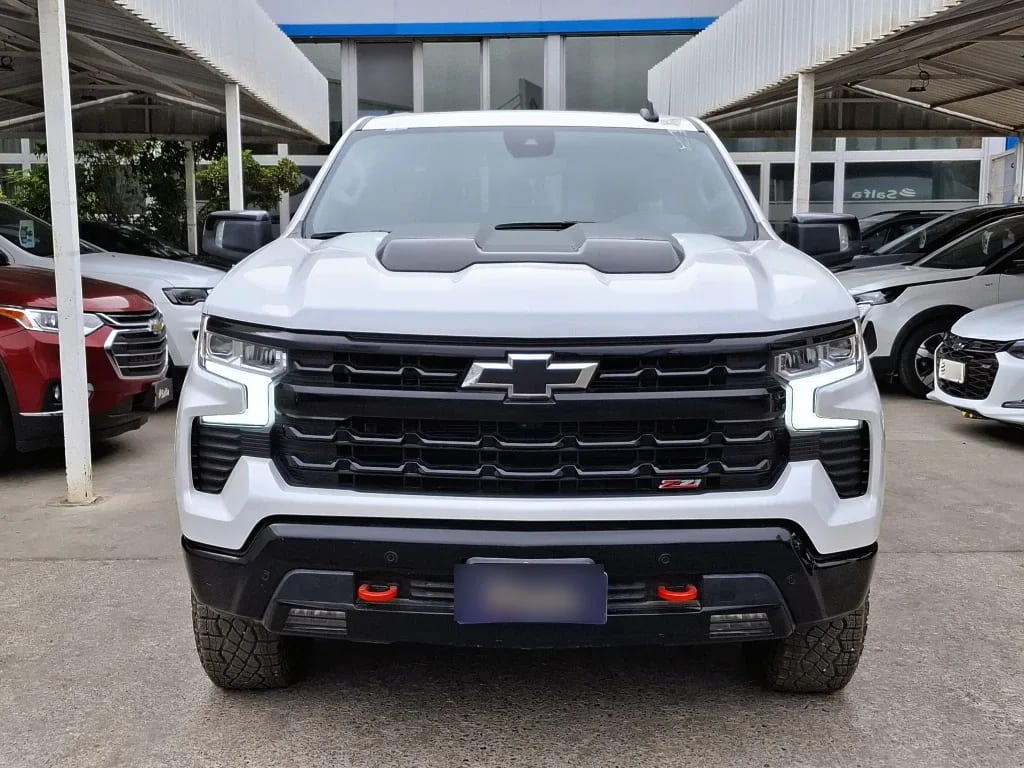 Chevrolet Silverado At10 4x4 5.3 Aut (c) año 2025