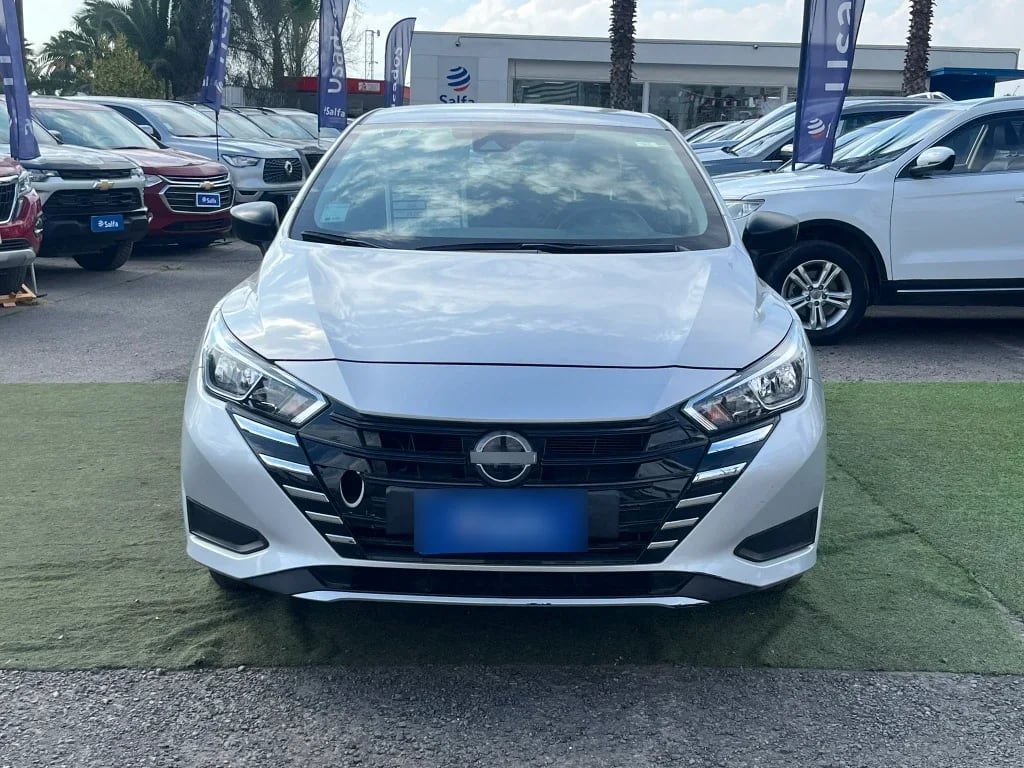 Nissan Versa 1.6 Sense 4x2 Mt 4p año 2025