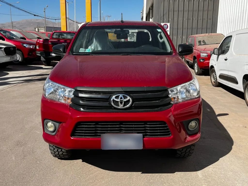 Toyota Hilux Dc 4x4 2.4 D Dx Mt año 2023