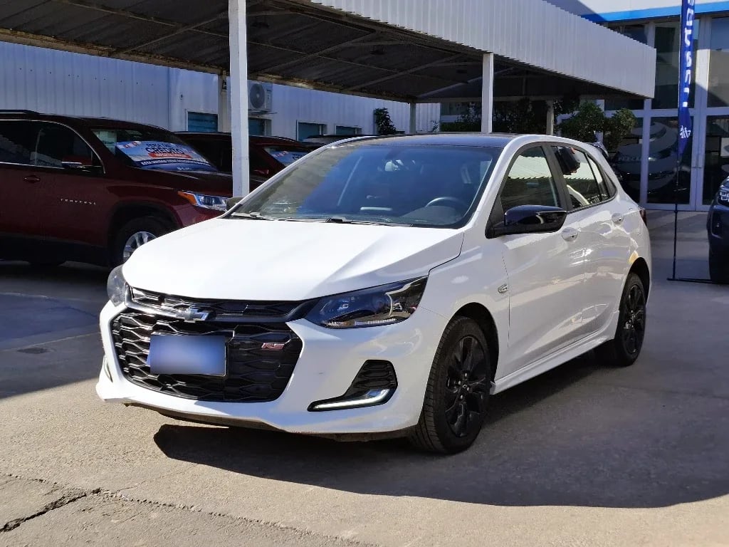 Chevrolet Onix 1.0t Rs R 4x2 Hb Mt 5p año 2024