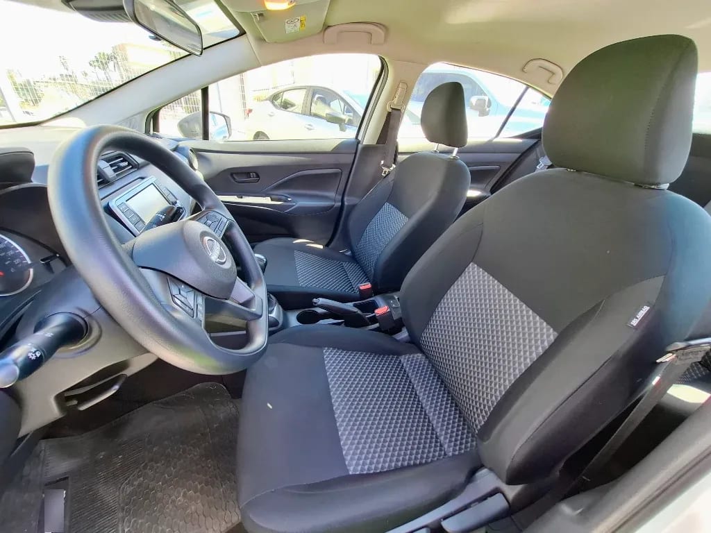 Nissan Versa 1.6 Sense 4x2 Mt 4p año 2025