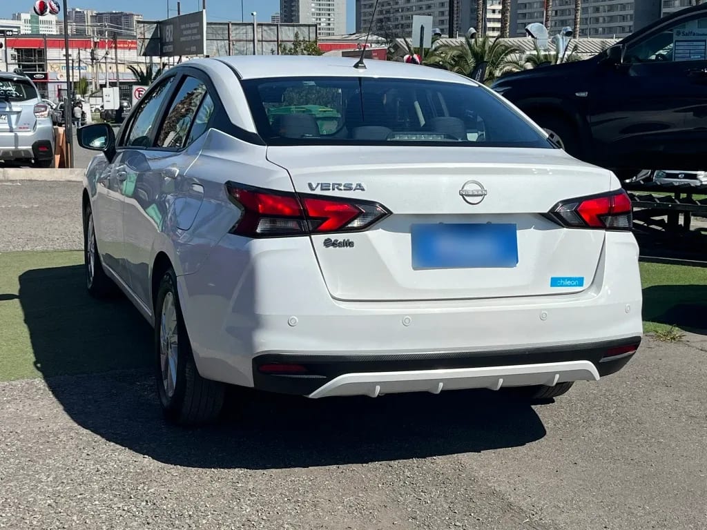Nissan Versa 1.6 Sense 4x2 Mt 4p año 2025