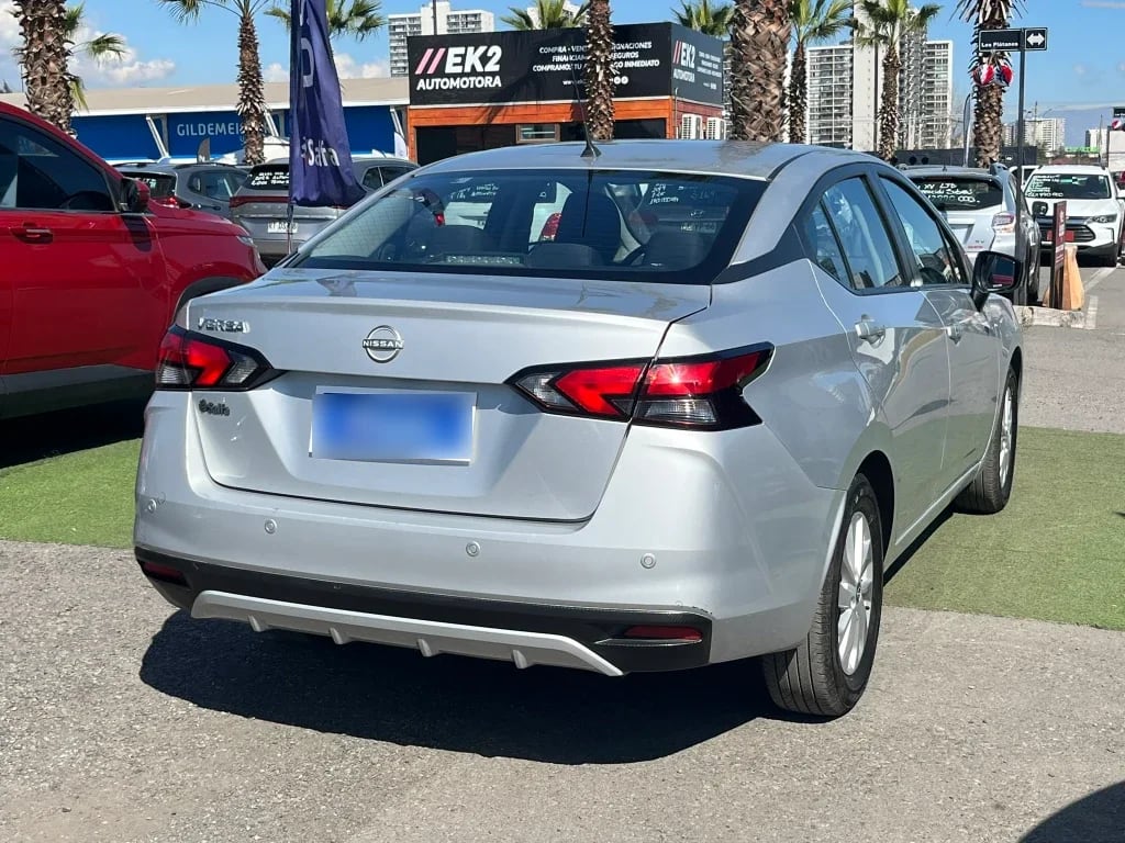 Nissan Versa 1.6 Sense 4x2 Mt 4p año 2025