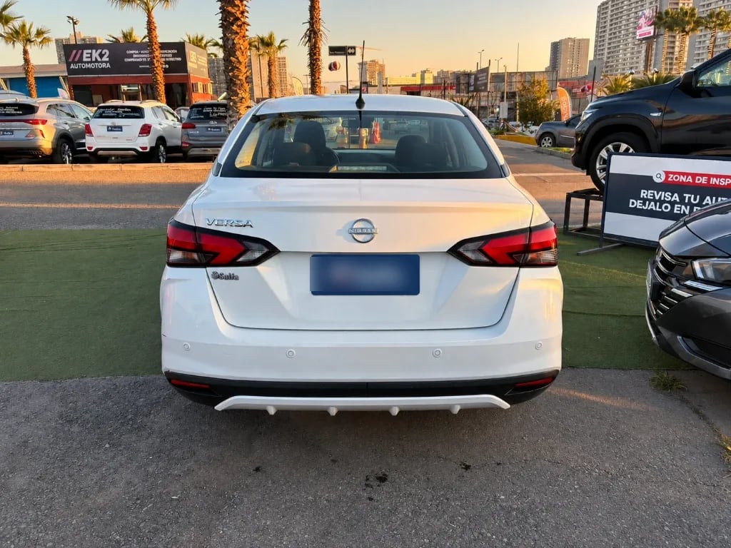 Nissan Versa 1.6 Sense 4x2 Mt 4p año 2025