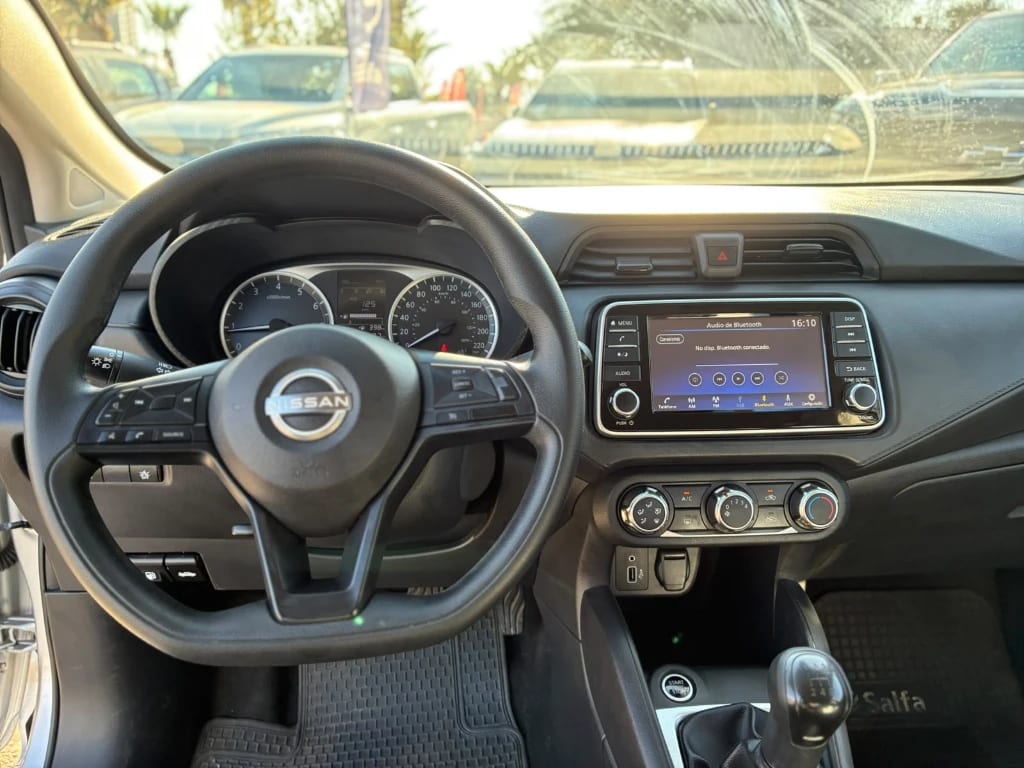 Nissan Versa 1.6 Sense 4x2 Mt 4p año 2025
