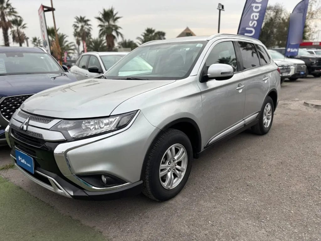 Mitsubishi Outlander 2.0 4x2 Mt 5p año 2021