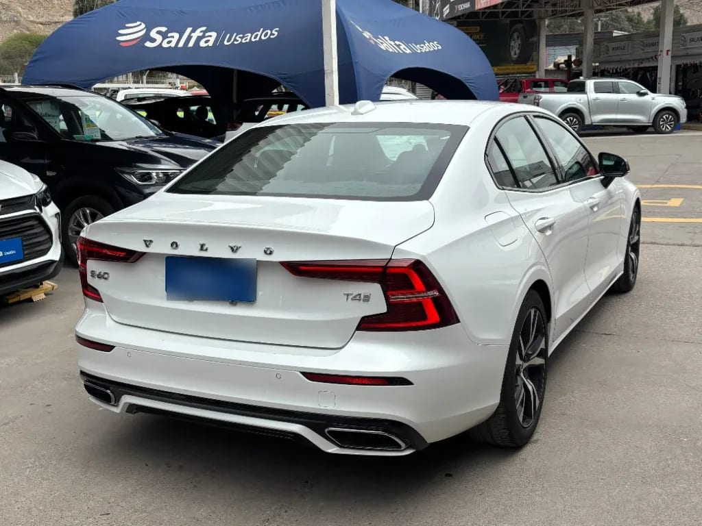 Volvo S60 2.0 T4 R-Design At año 2020
