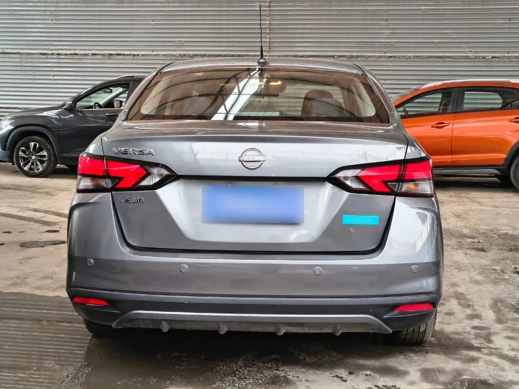 Nissan Versa 1.6 Sense 4x2 Mt 4p año 2025
