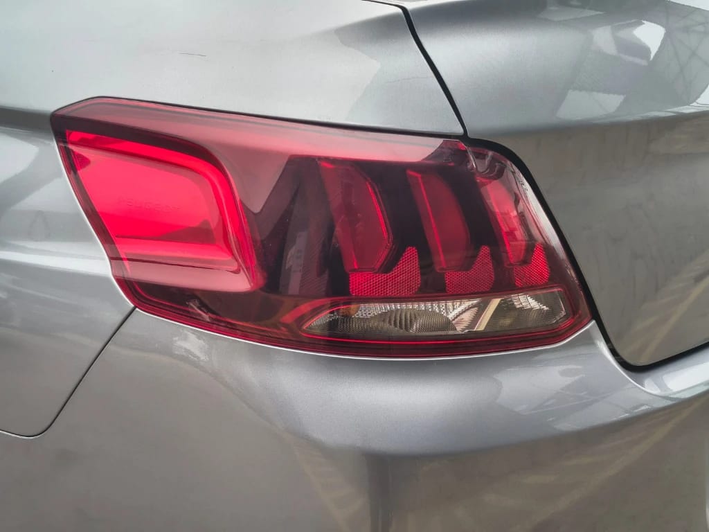 Peugeot 301 1.6 Allure Hdi 92 Mt Diesel año 2022