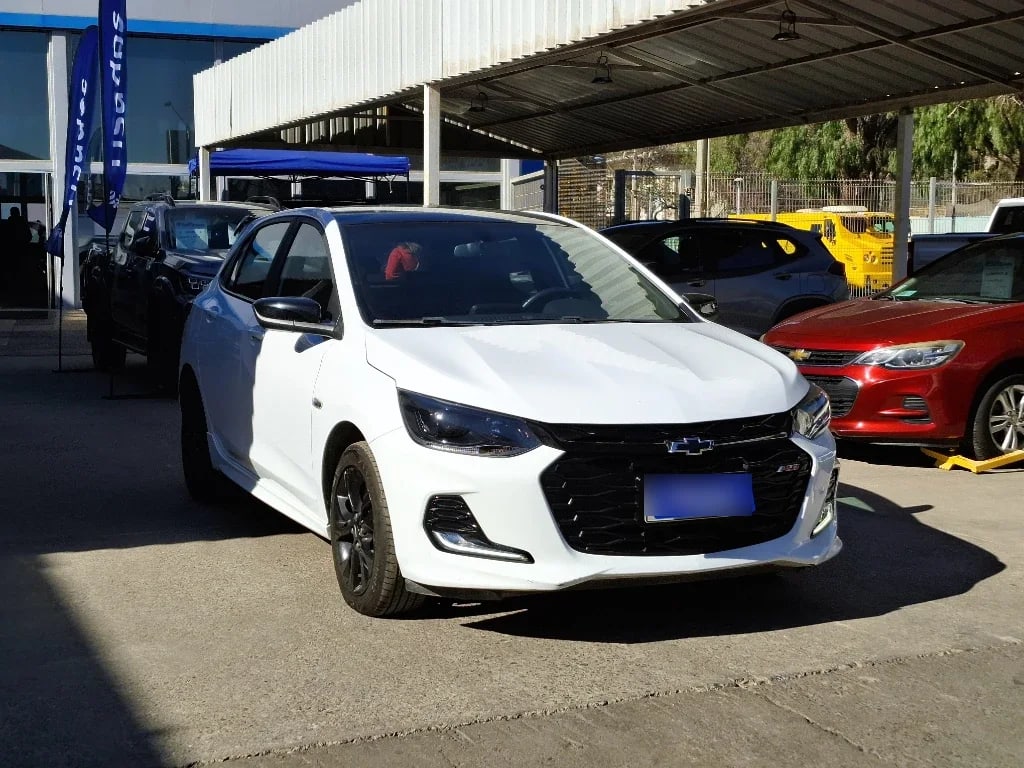 Chevrolet Onix 1.0t Rs R 4x2 Hb Mt 5p año 2024