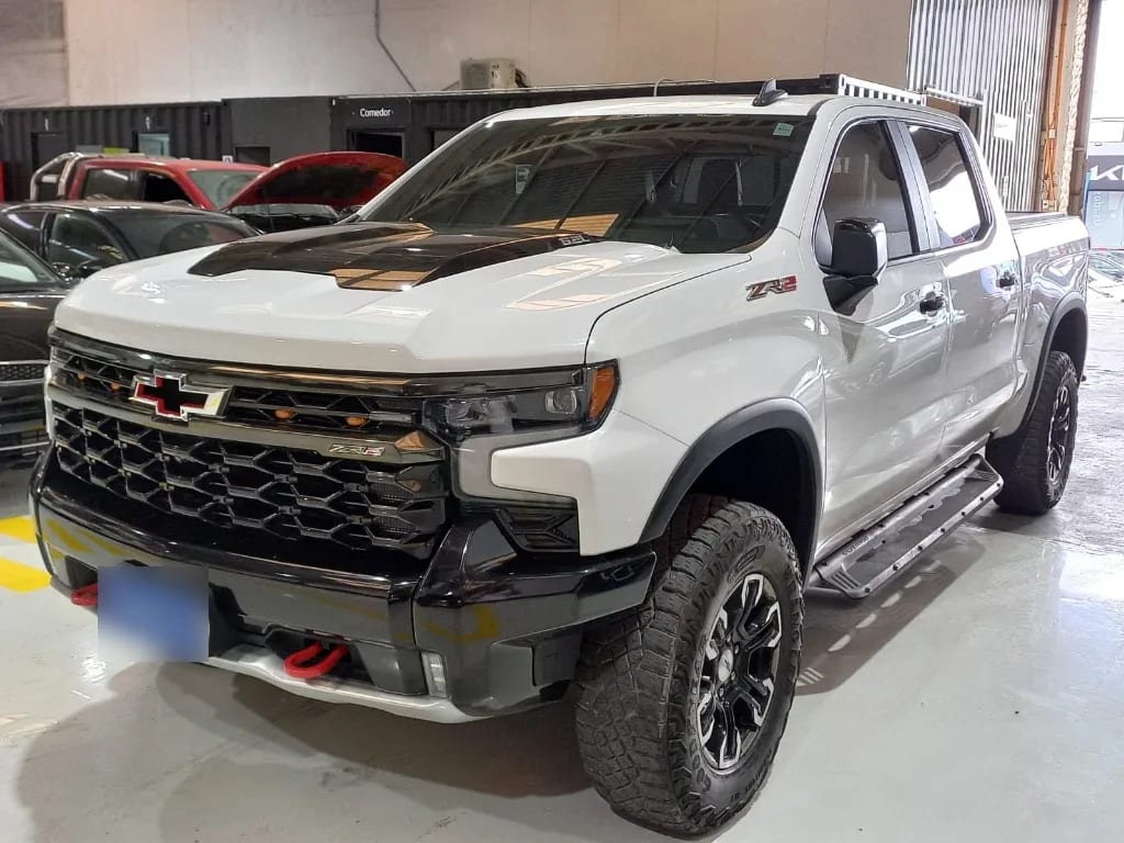 Chevrolet Silverado 6.2 Zr2 4x4 At 4p año 2023