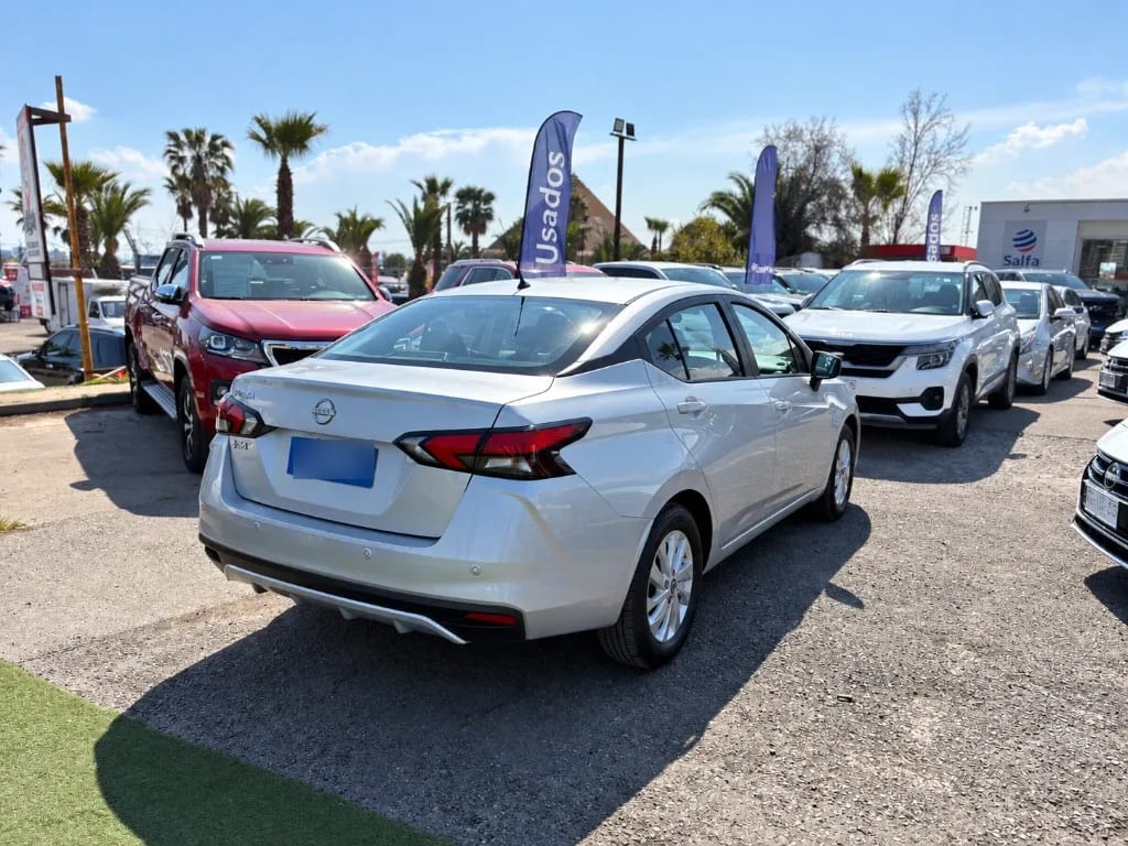 Nissan Versa 1.6 Sense 4x2 Mt 4p año 2025