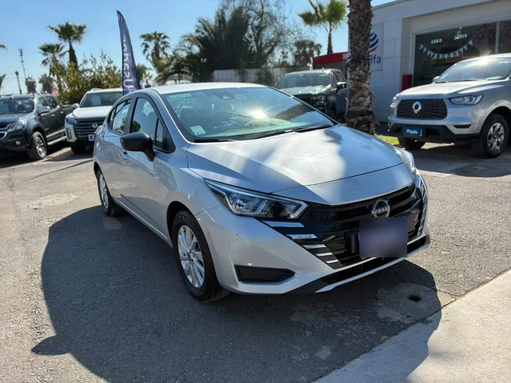 Nissan Versa 1.6 Sense 4x2 Mt 4p año 2025