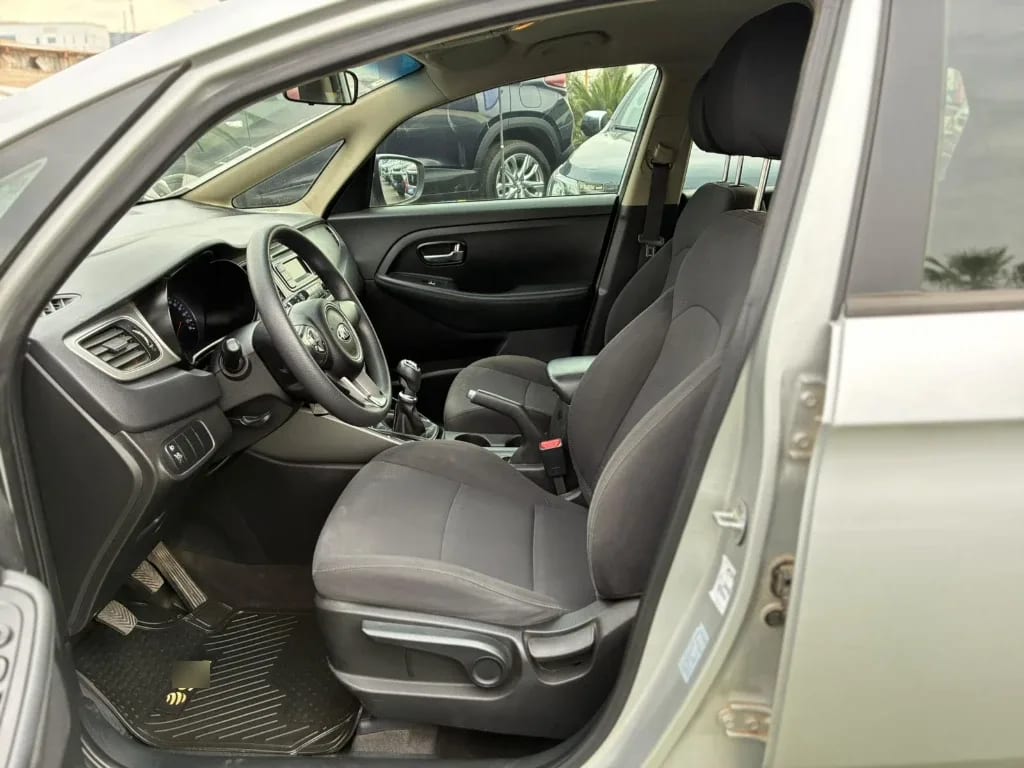 Kia Carens 2.0 Ex Dab Abs Ac Mt año 2015
