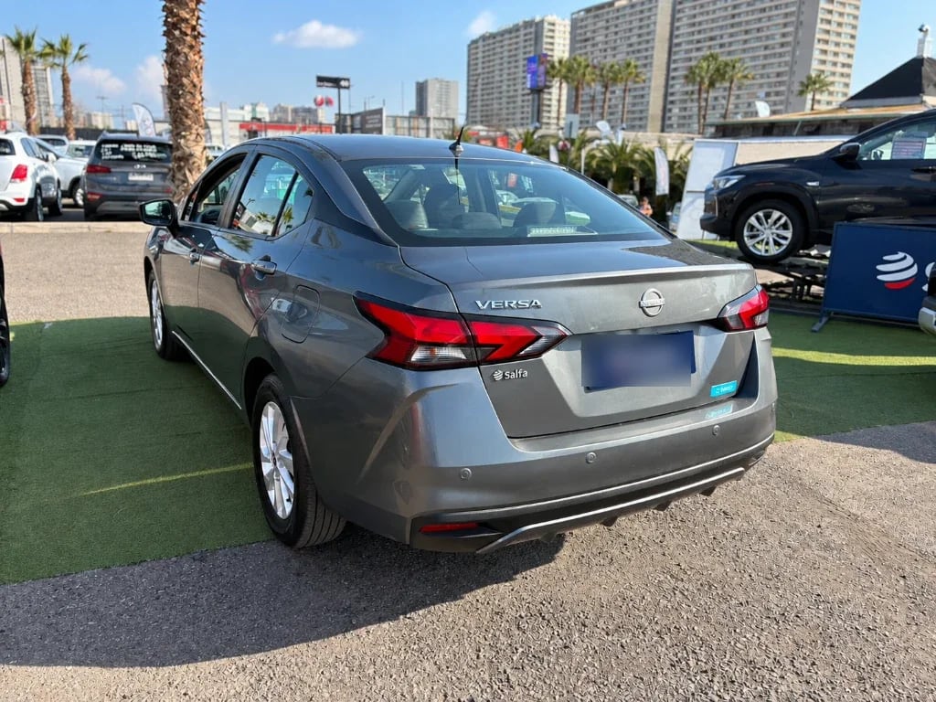 Nissan Versa 1.6 Sense 4x2 Mt 4p año 2025