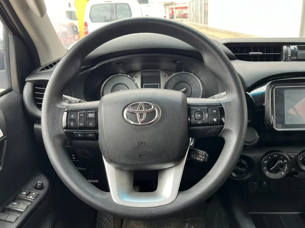 Toyota Hilux Dc 4x4 2.4 D Dx Mt año 2024
