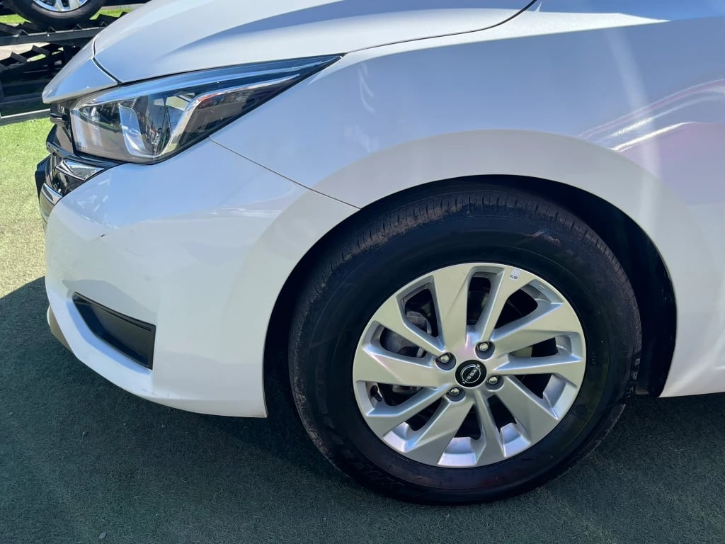 Nissan Versa 1.6 Sense 4x2 Mt 4p año 2025