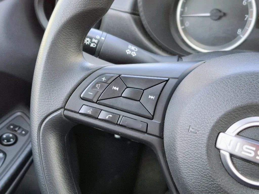 Nissan Versa 1.6 Sense 4x2 Mt 4p año 2025