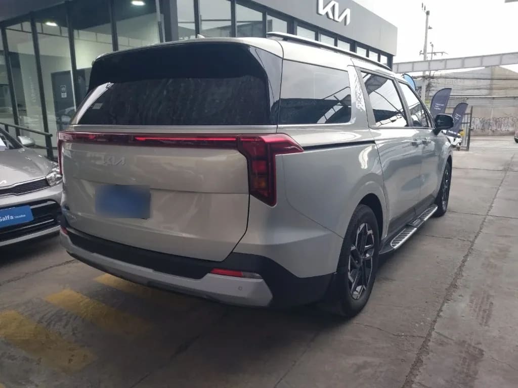 Kia Carnival 2.2 Ex Diesel 4x2 8at 5p año 2025
