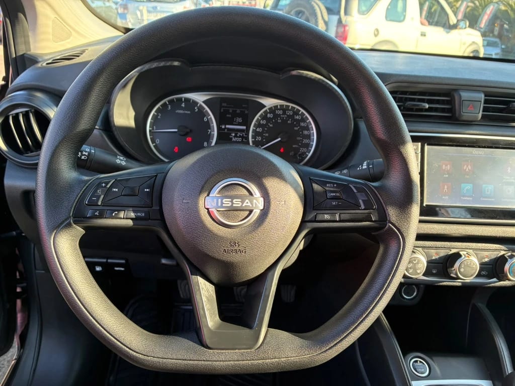Nissan Versa 1.6 Sense 4x2 Mt 4p año 2025
