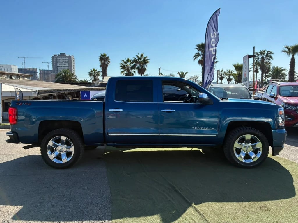 Chevrolet Silverado 5.3 Ltz 4wd Cc Dob Cab At 4p año 2019