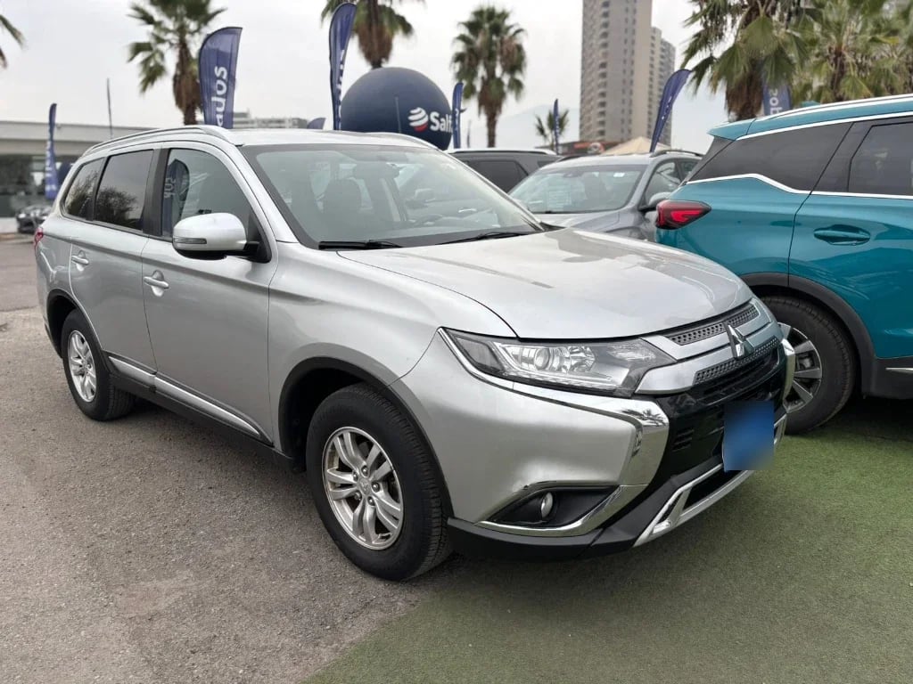 Mitsubishi Outlander 2.0 4x2 Mt 5p año 2021