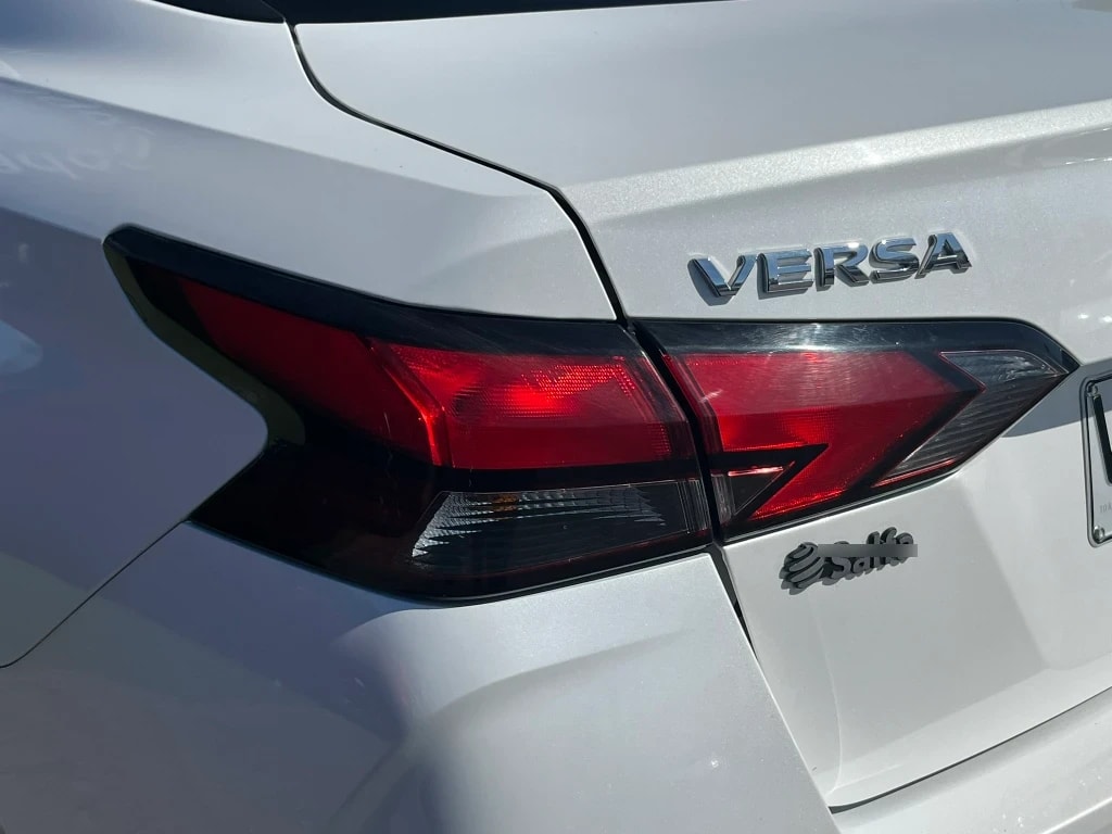 Nissan Versa 1.6 Sense 4x2 Mt 4p año 2025
