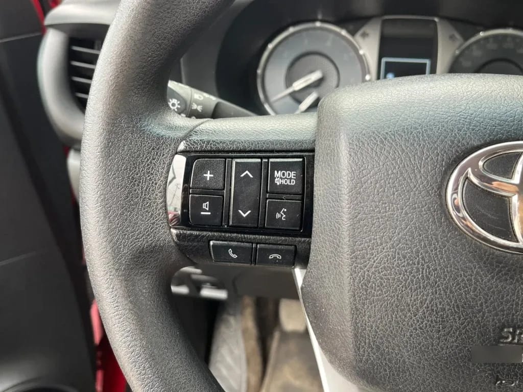 Toyota Hilux Dc 4x4 2.4 D Dx Mt año 2024