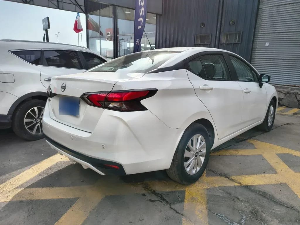 Nissan Versa 1.6 Sense 4x2 Mt 4p año 2025