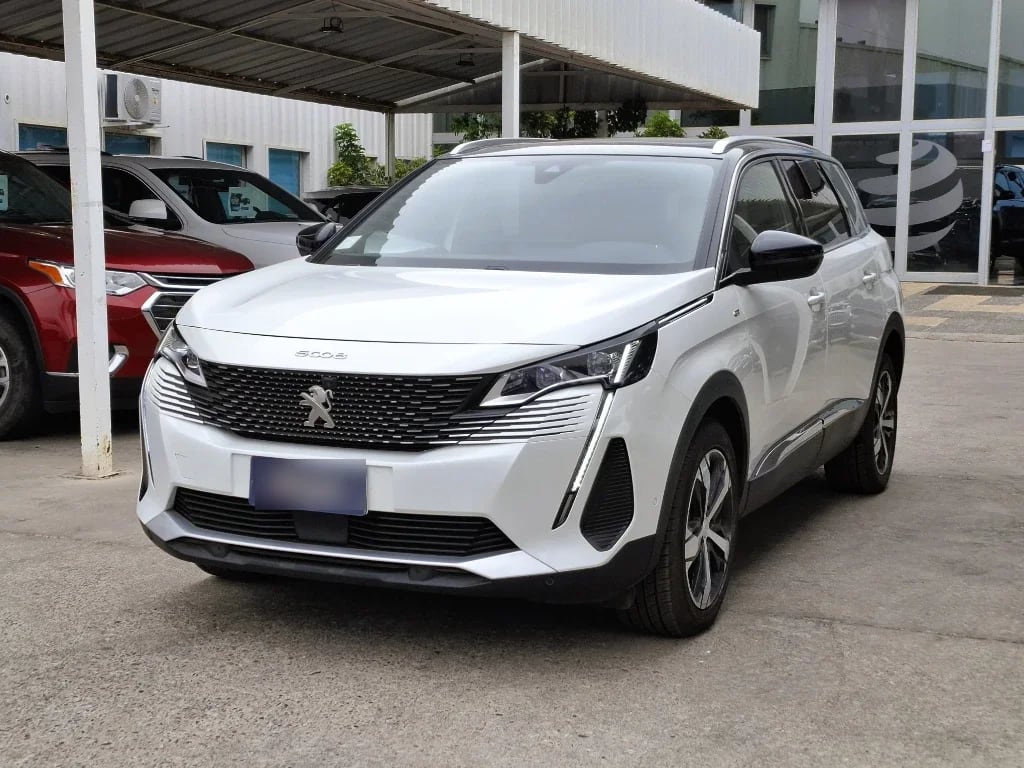 Peugeot 5008 1.5 Gt Bluehdi 4x2 130 Eat8 5p año 2022