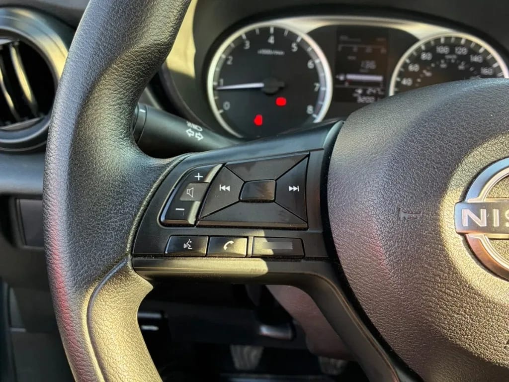 Nissan Versa 1.6 Sense 4x2 Mt 4p año 2025