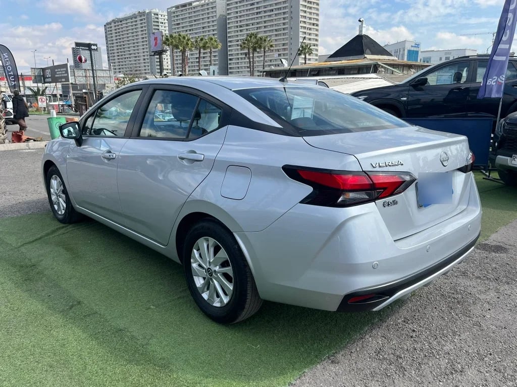 Nissan Versa 1.6 Sense 4x2 Mt 4p año 2025