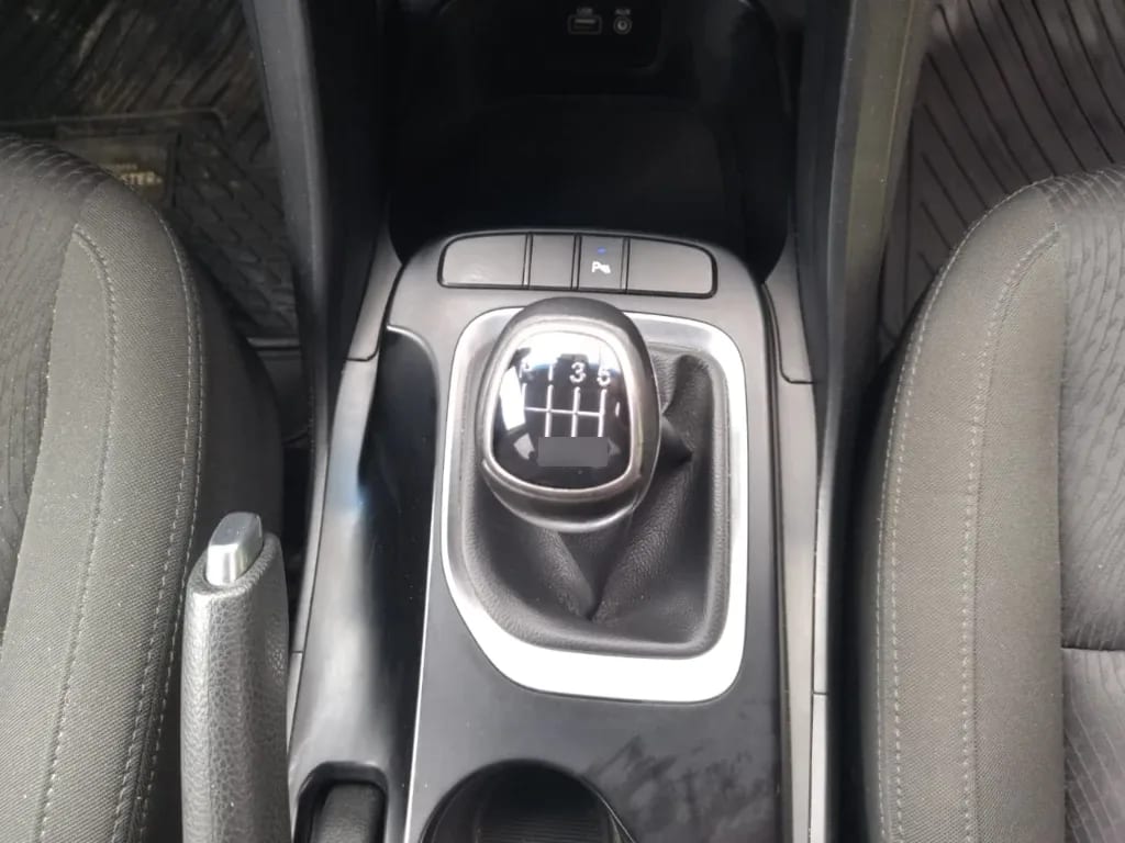 Hyundai Santa Fe 2.4 4x2 Mt 5p año 2017