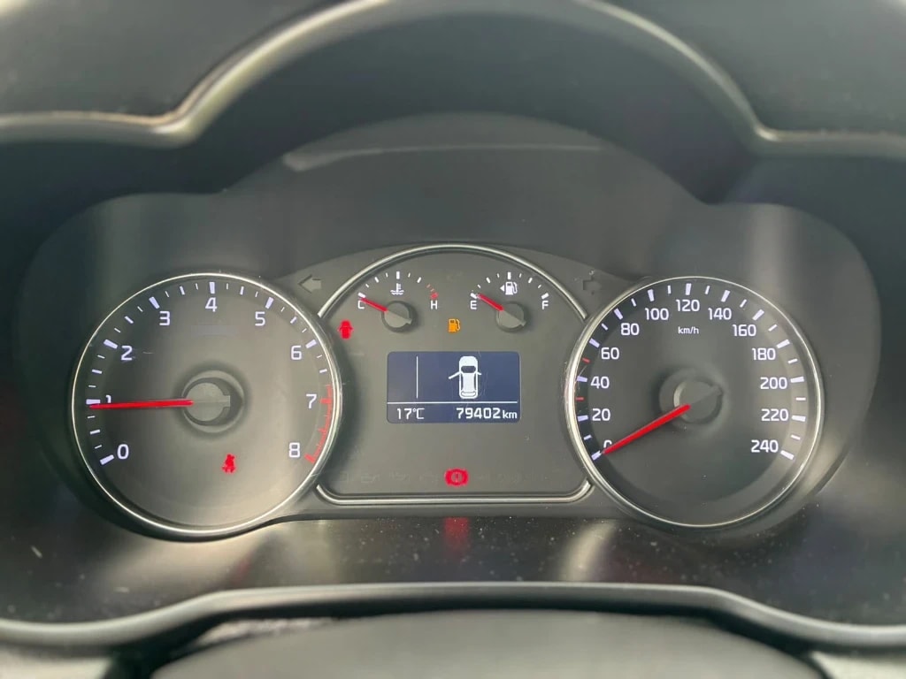 Kia Carens 2.0 Ex Dab Abs Ac Mt año 2015