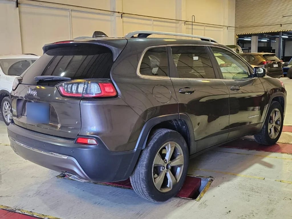 Jeep Cherokee 3.2 Limited 4x4 At 5p año 2019