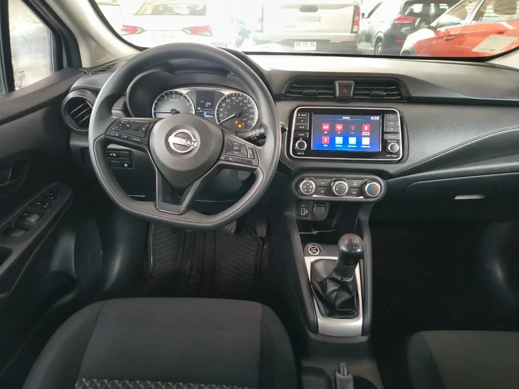 Nissan Versa 1.6 Sense 4x2 Mt 4p año 2025