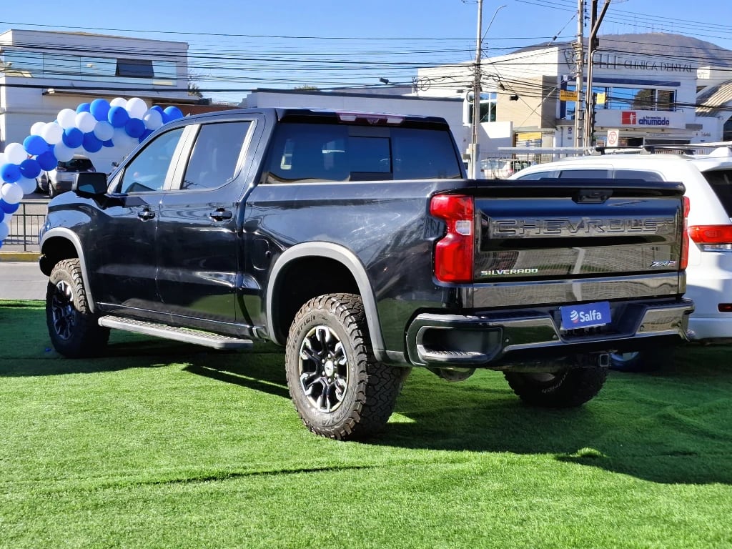 Chevrolet Silverado 6.2 Zr2 4x4 At 4p año 2023