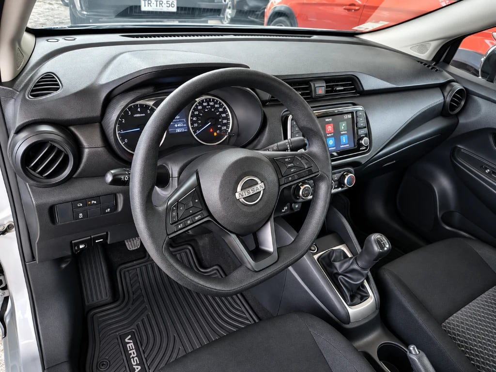Nissan Versa 1.6 Sense 4x2 Mt 4p año 2025