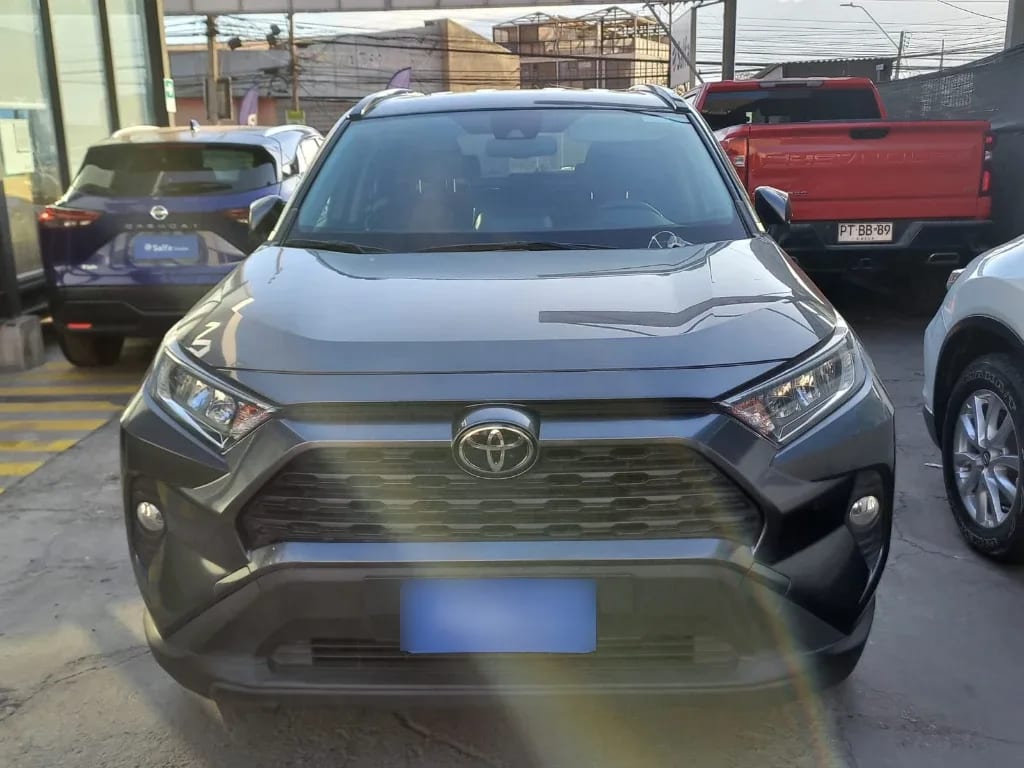 Toyota Rav4 2.0 Xle 4x2 Cvt At 5p año 2021